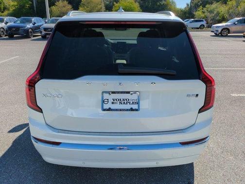Crystal White Pearl 2026 Volvo XC90 B5 Ultra 6-Seater