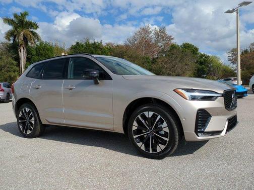 2026 Volvo XC60 B5 Plus