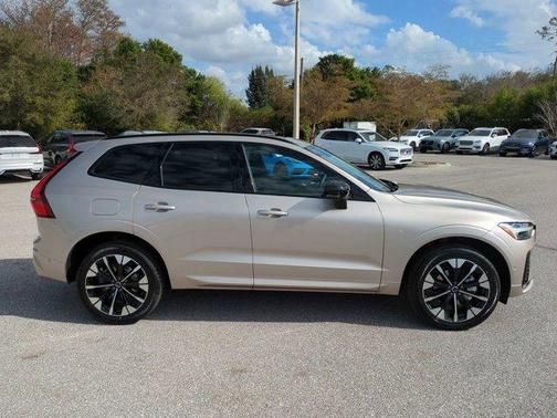 2026 Volvo XC60 B5 Plus