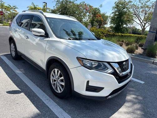 White 2018 Nissan Rogue SV
