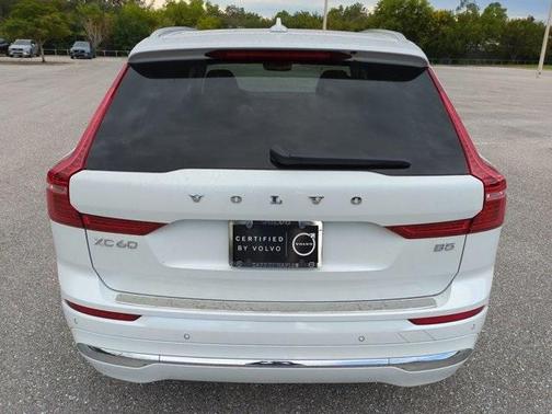 2023 Volvo XC60 B5 Plus Bright Theme