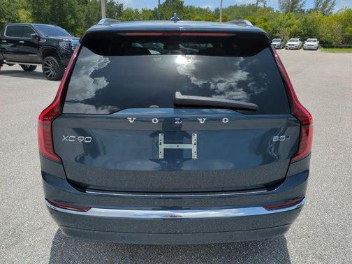 Denim Blue Metallic 2026 Volvo XC90 B5 Plus 7-Seater
