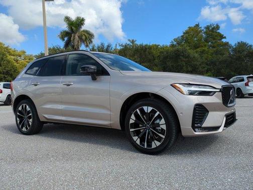 2026 Volvo XC60 B5 Plus