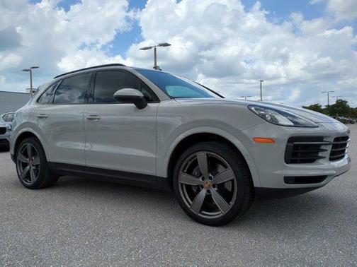 Chalk 2021 Porsche Cayenne Base