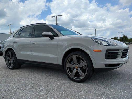 Chalk 2021 Porsche Cayenne Base