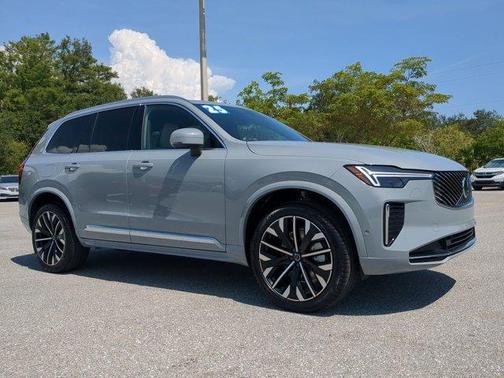 2025 Volvo XC90 B5 Plus 7-Seater