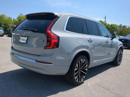 2025 Volvo XC90 B5 Plus 7-Seater