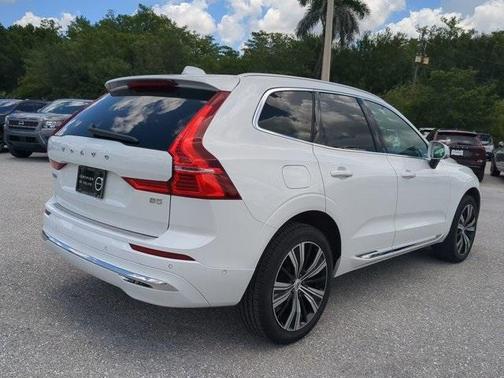 2022 Volvo XC60 B5 Inscription