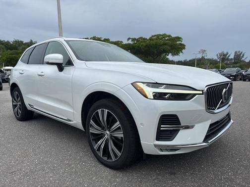 2022 Volvo XC60 B5 Inscription