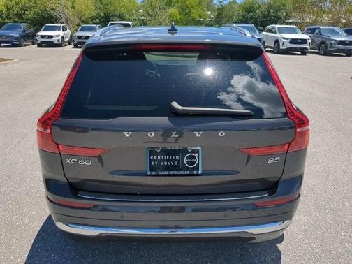 2023 Volvo XC60 B5 Ultimate Bright Theme