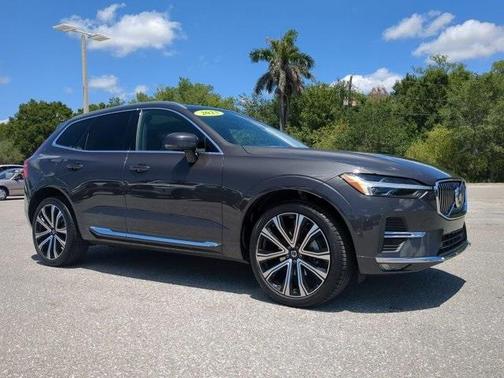2023 Volvo XC60 B5 Ultimate Bright Theme