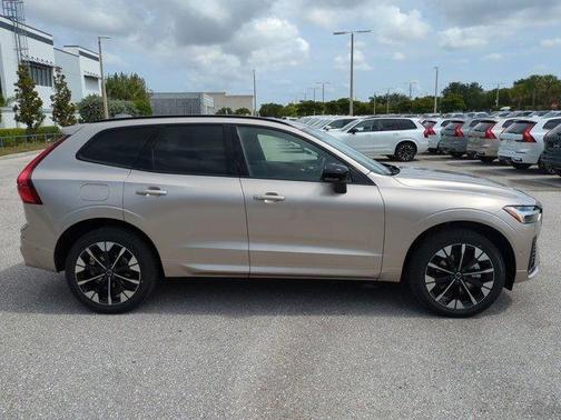 Bright 2026 Volvo XC60 B5 Plus
