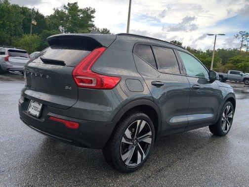 2026 Volvo XC40 B4 Plus