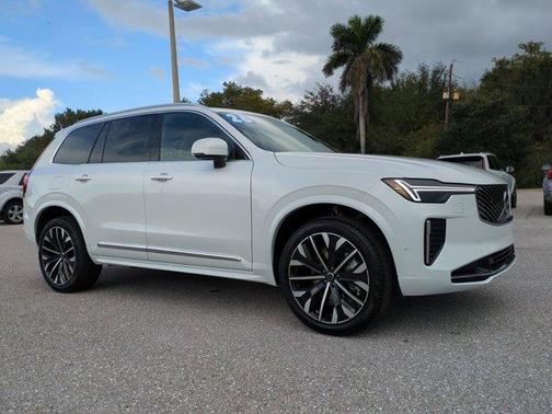 2026 Volvo XC90 B6 Plus 7-Seater