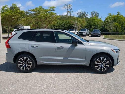 2025 Volvo XC60 B5 Plus