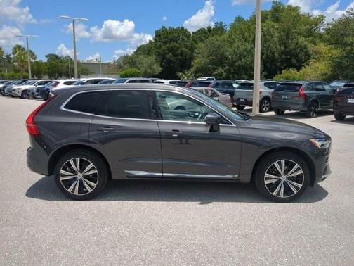 2022 Volvo XC60 B5 Inscription