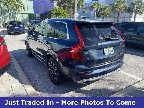 2020 Volvo XC90 T5 Momentum 7 Passenger
