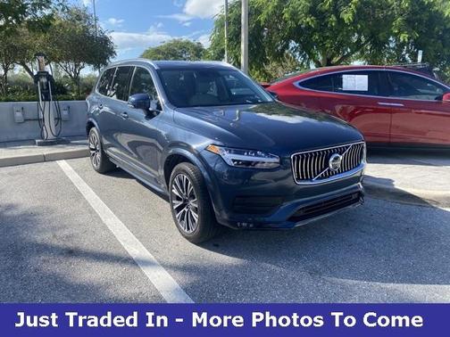 2020 Volvo XC90 T5 Momentum 7 Passenger