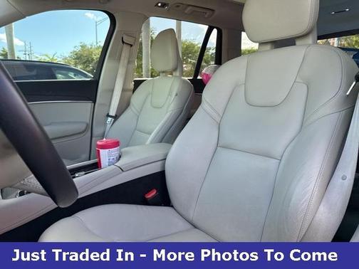 2020 Volvo XC90 T5 Momentum 7 Passenger
