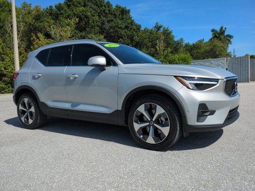 Silver 2023 Volvo XC40 B5 Ultimate Bright Theme
