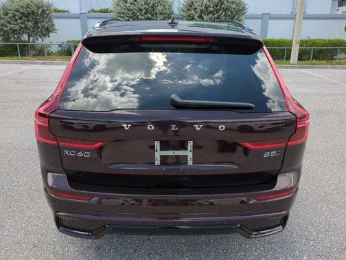 Mulberry Metallic 2026 Volvo XC60 B5 Ultra