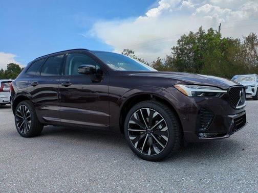 Mulberry Metallic 2026 Volvo XC60 B5 Ultra
