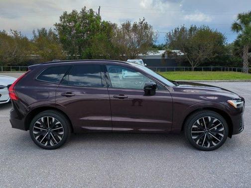 Mulberry Metallic 2026 Volvo XC60 B5 Ultra