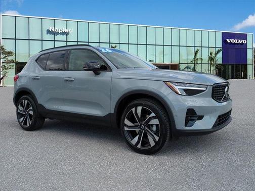2026 Volvo XC40 B5 Plus
