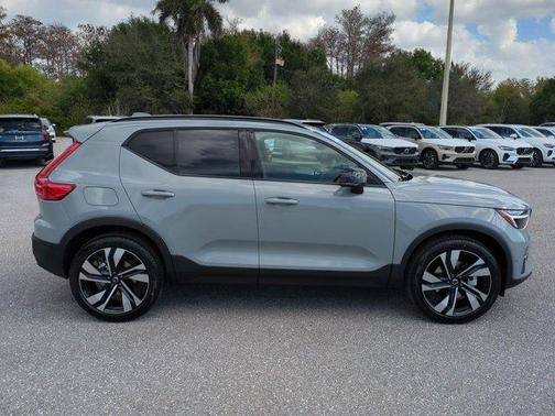 2026 Volvo XC40 B5 Plus