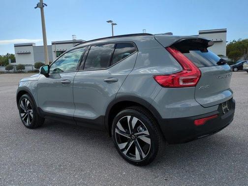 2026 Volvo XC40 B5 Plus