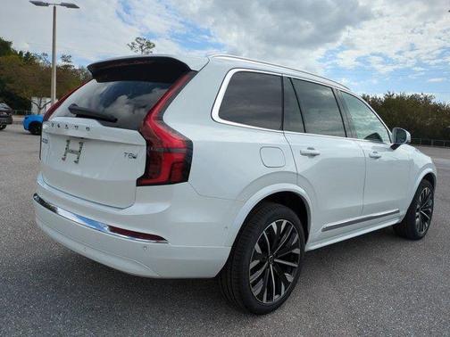 2026 Volvo XC90 Plug-In Hybrid T8 Plus 7-Seater