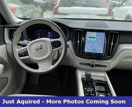 2023 Volvo XC60 B5 Plus Dark Theme