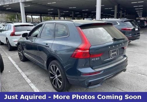 2023 Volvo XC60 B5 Plus Dark Theme