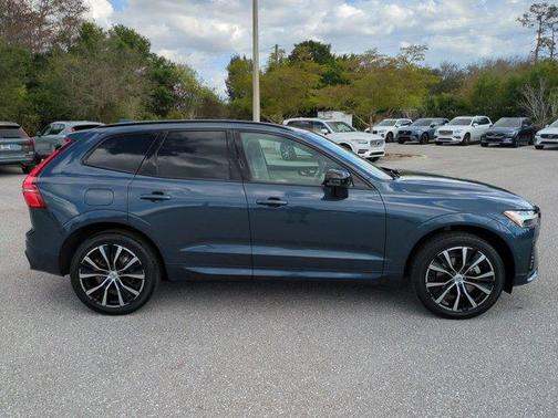 2023 Volvo XC60 B5 Plus Dark Theme