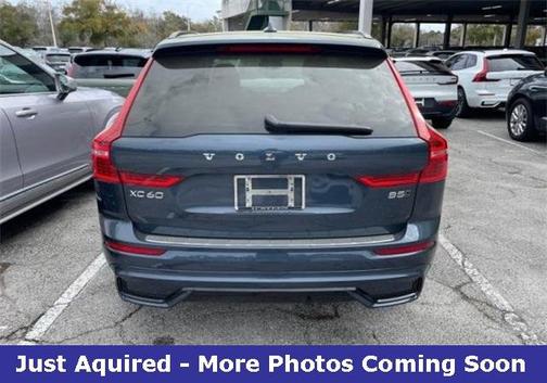 2023 Volvo XC60 B5 Plus Dark Theme