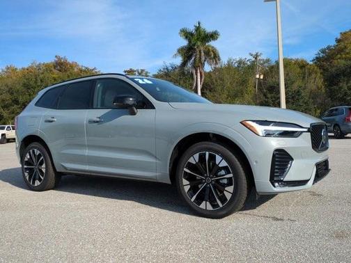 2026 Volvo XC60 B5 Plus