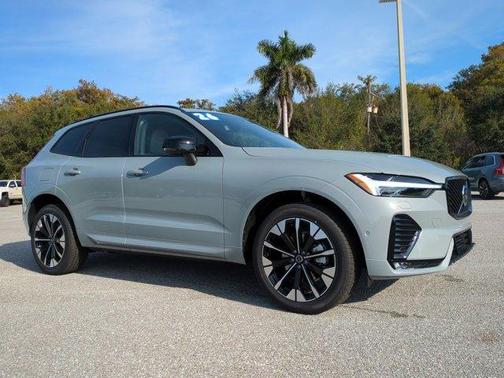 2026 Volvo XC60 B5 Plus