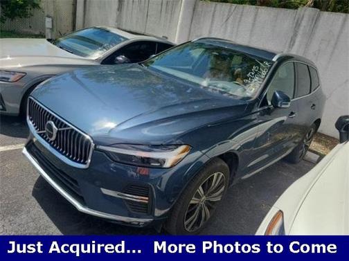 2023 Volvo XC60 B5 Ultimate Bright Theme