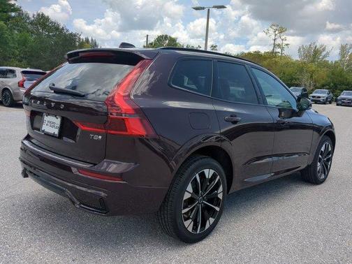 2026 Volvo XC60 PLUS