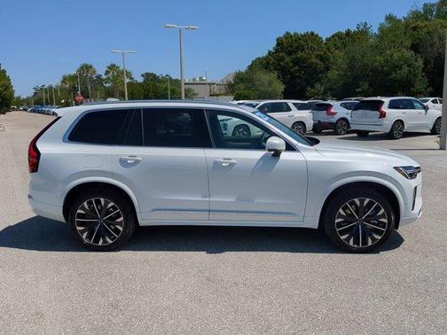 2025 Volvo XC90 Plug-In Hybrid T8 Plus 7-Seater