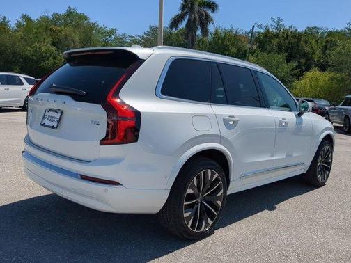 2025 Volvo XC90 Plug-In Hybrid T8 Plus 7-Seater