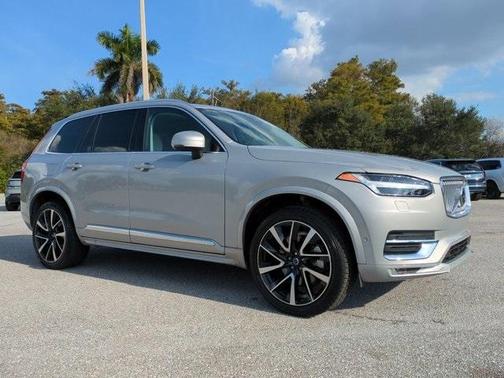 2024 Volvo XC90 B5 Plus Bright Theme