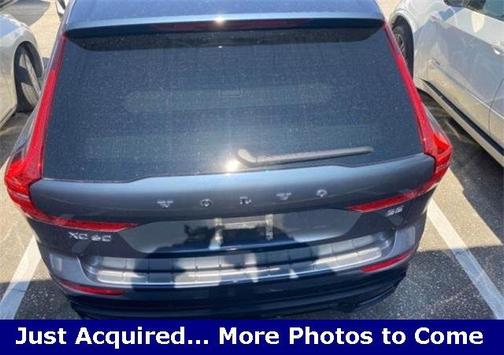 2023 Volvo XC60 B5 Ultimate Dark Theme