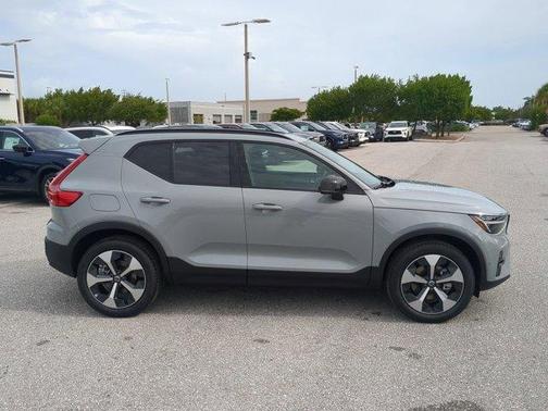 2026 Volvo XC40 PLUS