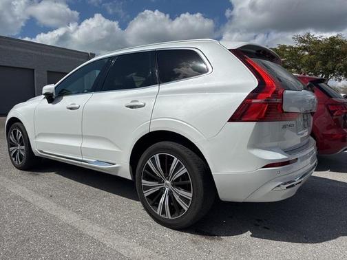 2022 Volvo XC60 B5 Inscription