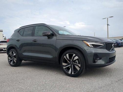 2026 Volvo XC40