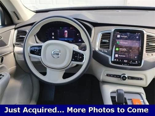 2024 Volvo XC90 B5 Core Bright Theme