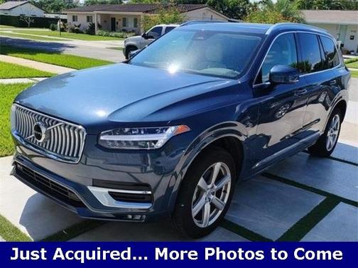 2024 Volvo XC90 B5 Core Bright Theme