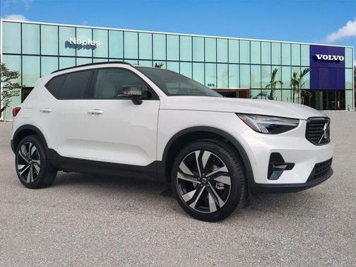 2026 Volvo XC40 B4 Plus