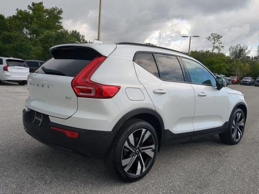 2026 Volvo XC40 B4 Plus